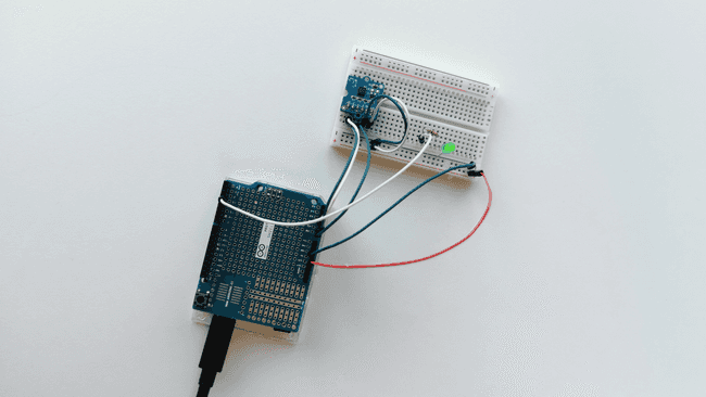 Arduino UNO R4 Shield Guide | Arduino Documentation